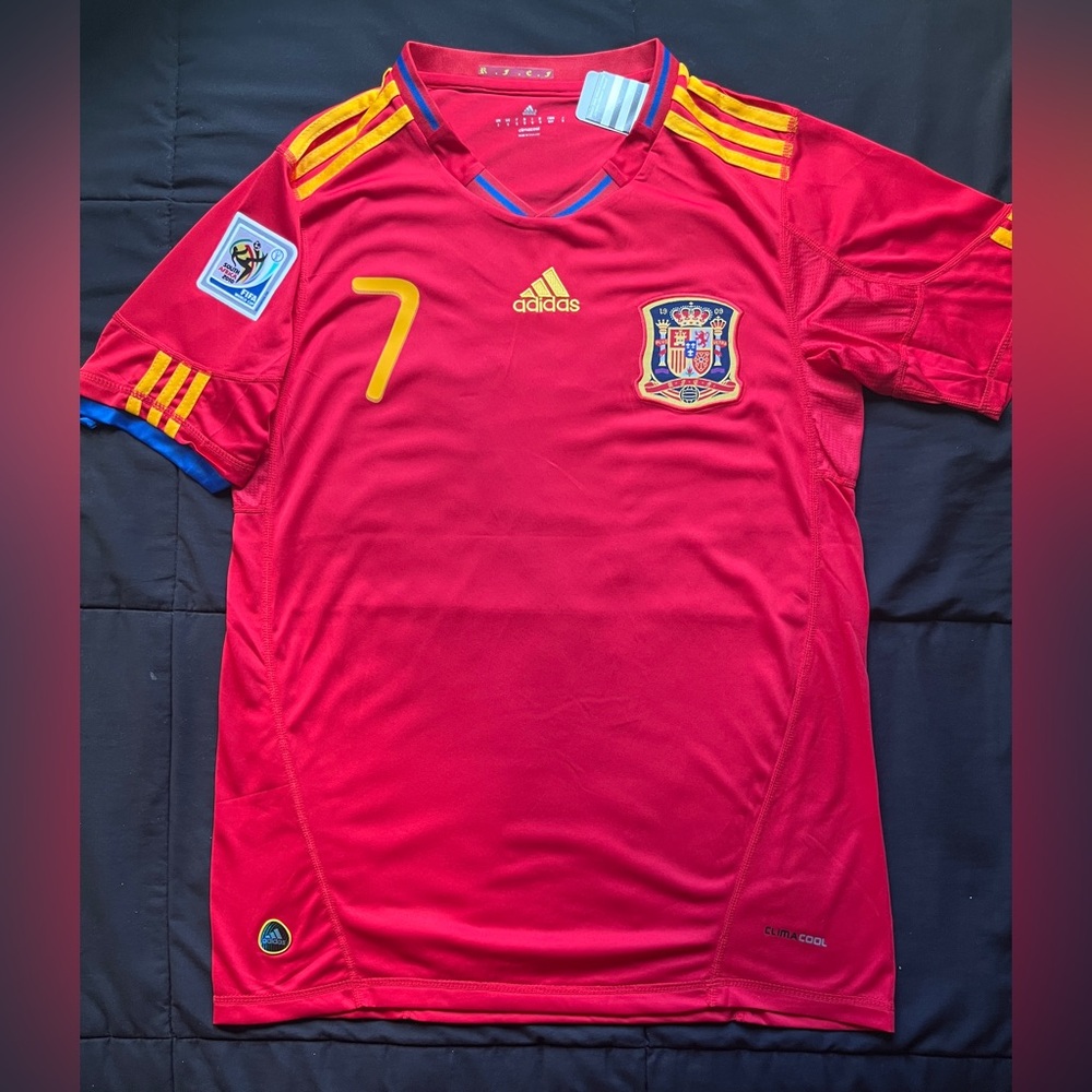David Villa #7 Spain 2010 Retro Home Soccer Jersey - Picture 2 of 7